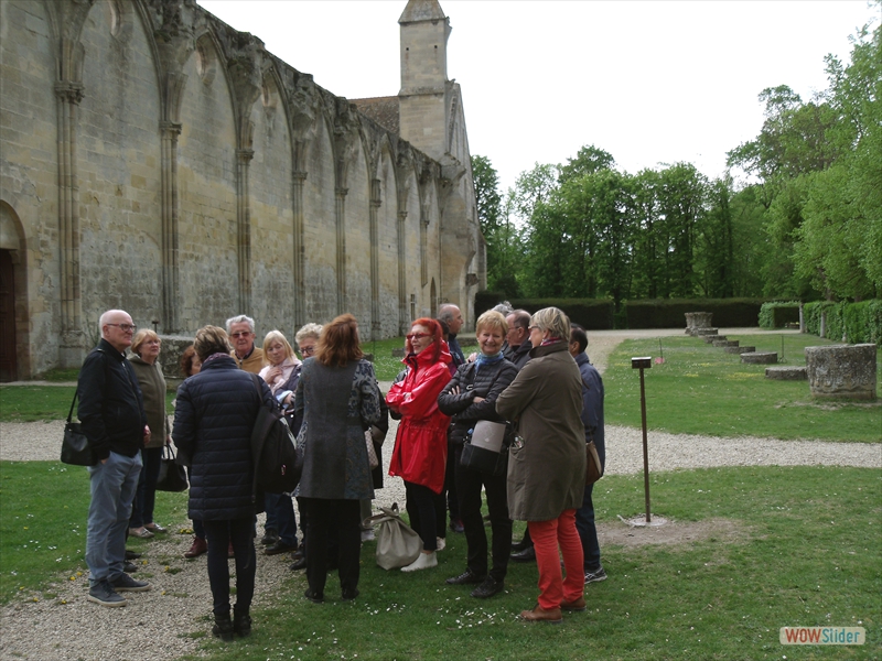  ... sur les ruines de l'ancienne église abbatiale 